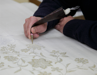 ★きもの北條★　しょうざん　生紬　絹漉貴　華麗に煌めく、至高の美　藍色　袋帯 A406-8 【中古】 単衣 生紬 しょうざん謹製 小紋 無地 カジュアル着物 御仕立